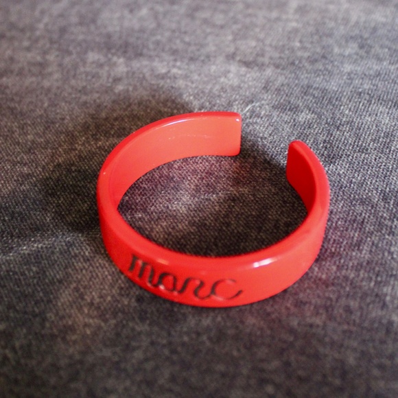 Marc Jacobs Resin Namesake Cuff - Picture 2 of 5